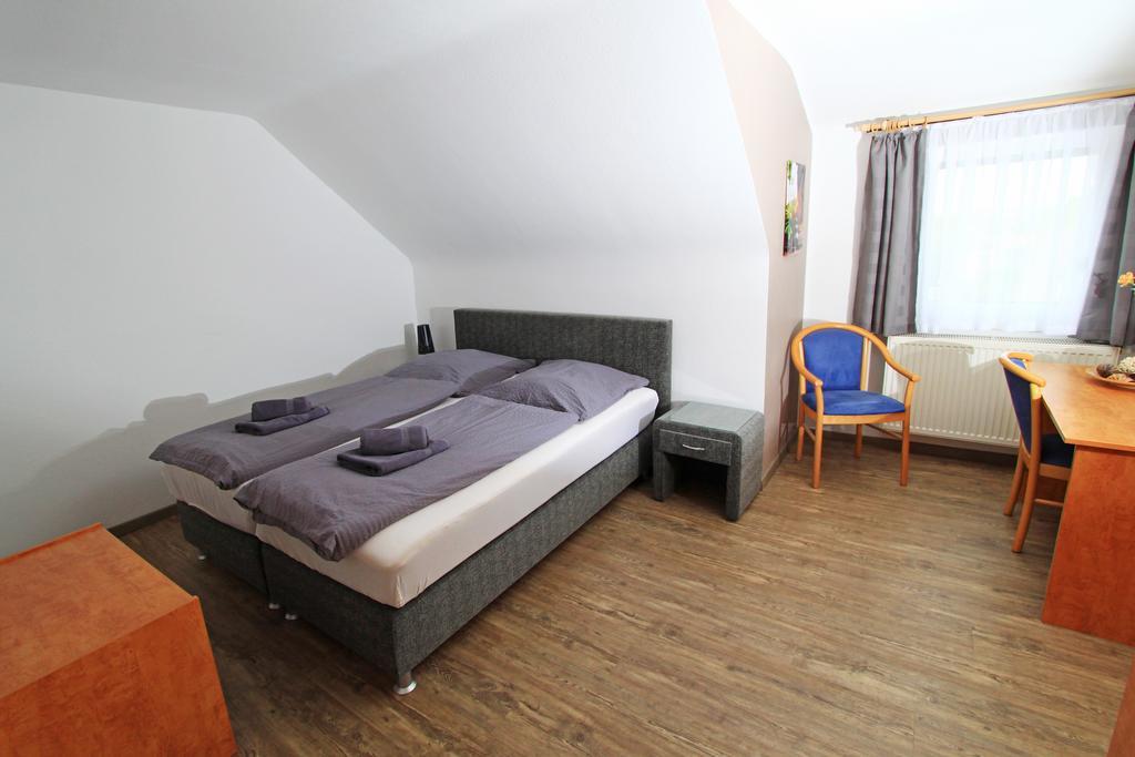 Hotel Sonnenhof Sindelfingen Kamer foto