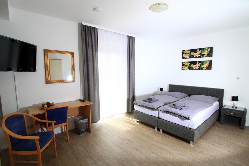 Hotel Sonnenhof Sindelfingen Kamer foto